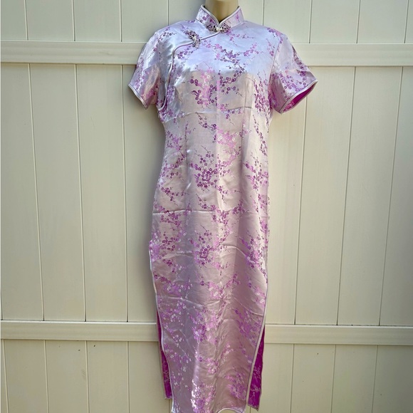 Lian Lin Qipao (Traditional Chinese Dress) Lavender Purple White Floral Brocade - Picture 1 of 13